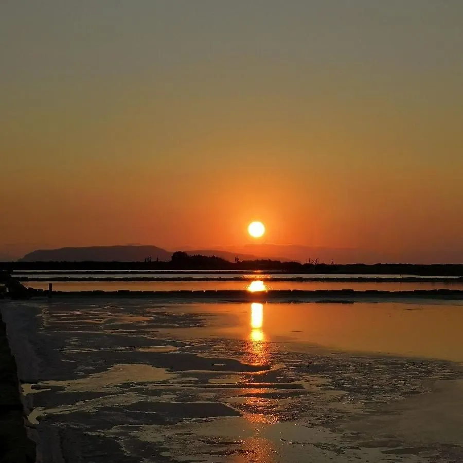 Bed and Breakfast Brezza Salina Torre Nubia 0*,  Italien